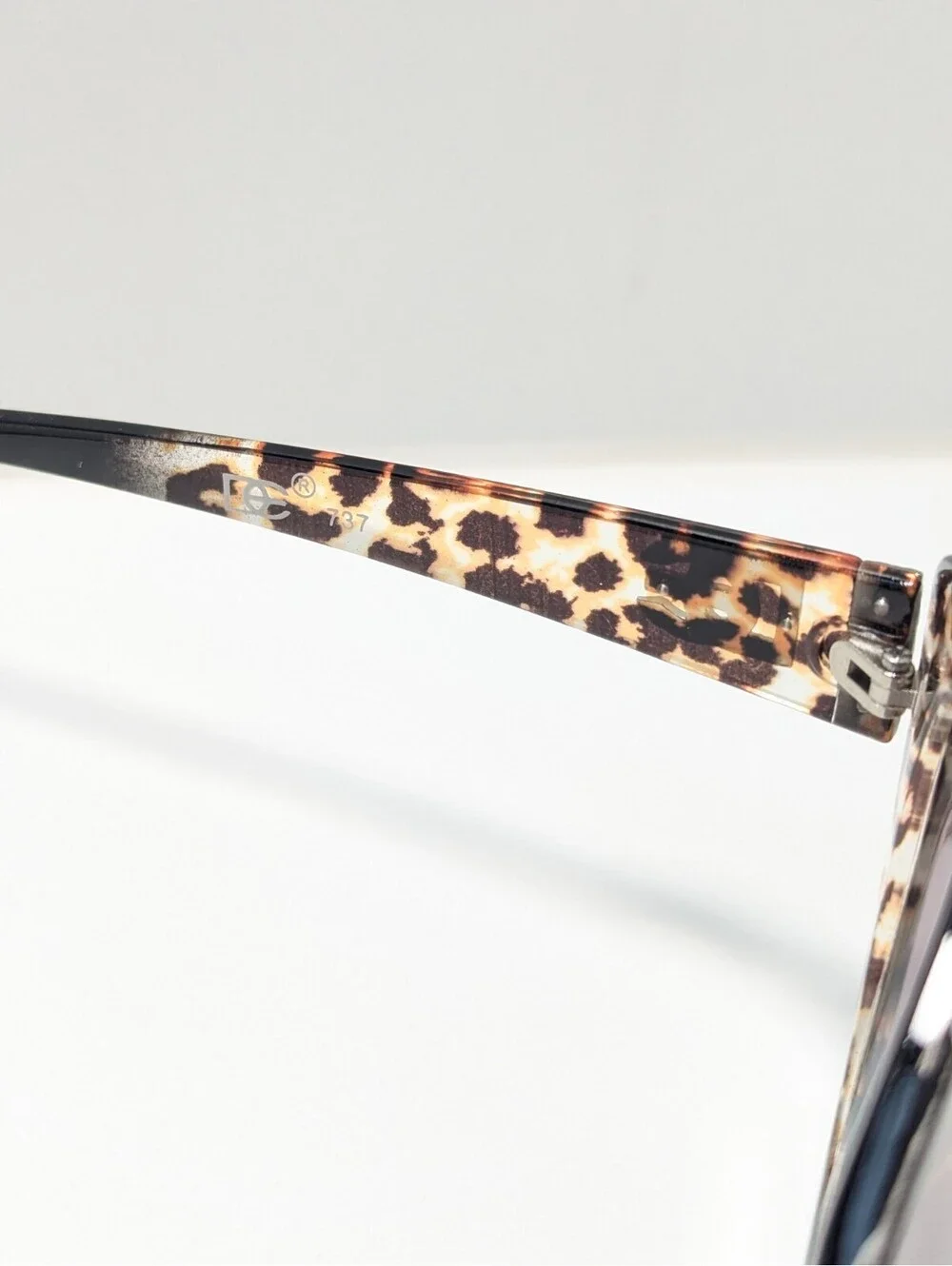Design Eyewear 737 Purple Gradient UV Leopard Print Cat Eye Women's Sunglasses